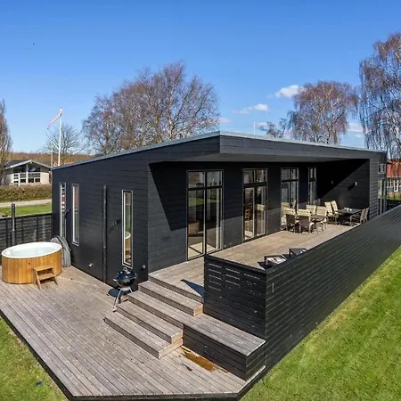 بيت للعطل 5 Bedroom Amazing Home In Haderslev