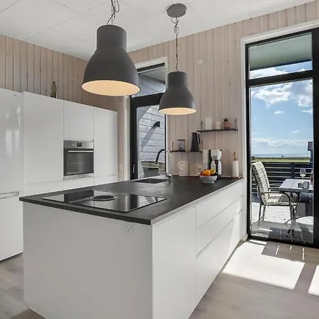 5 Bedroom Amazing In *