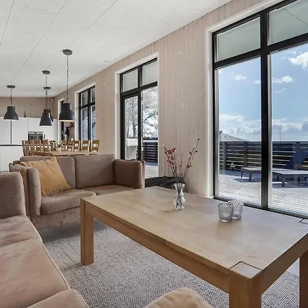 5 Bedroom Amazing In *