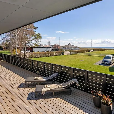 Дом отдыха 5 Bedroom Amazing In *