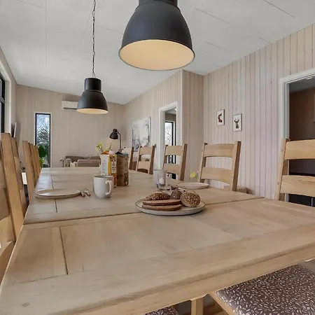 5 Bedroom Amazing In * ハザスレウ