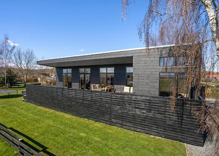 5 Bedroom Amazing Home In Haderslev بيت للعطل *